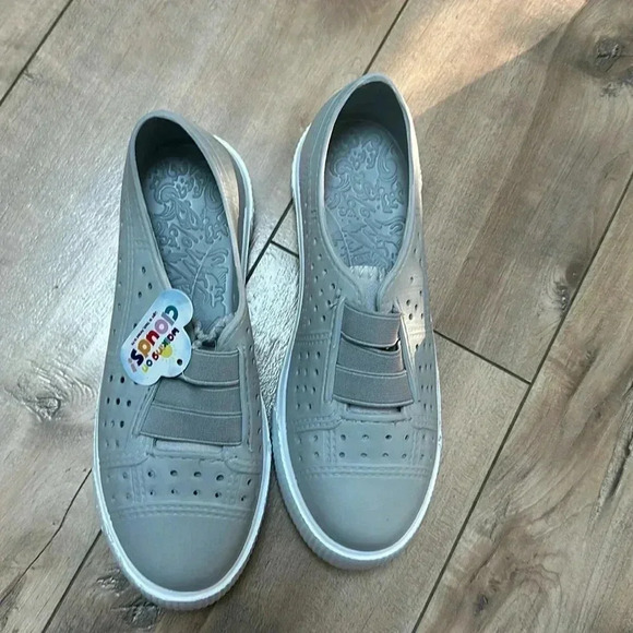 NWT Blowfish Malibu Rio Beach Native Slip-On Shoes Waterproof Kids Unisex Size 3 - Picture 1 of 6